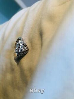 1/4 Ct. Diamond Ring. Beautiful Diamonds! Beautiful Heart Shaped Ring! Size 7