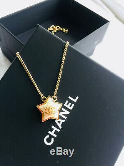 AUTH Classis Chanel white pearl cc golden logo gold necklace