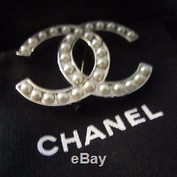 Auth. Nwot Chanel Beautiful Silver And Pearl Brooch Pin