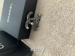 Authentic CHANEL CC Logo Signature Gold/Black Crystal Beautiful Small Brooch