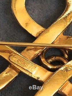BEAUTIFUL CHANEL GOLD PLATED BROOCH FROM THE 90s