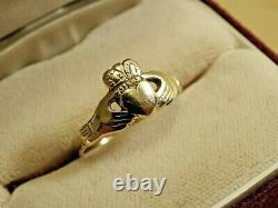 Beautiful 9ct Yellow Gold Irish Claddagh Hand Heart Style Ring Vintage
