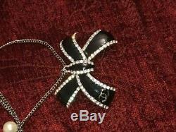 Beautiful Chanel Black Enamel Crystal Pearl CC Logo Ribbon Bow Pendant Necklace