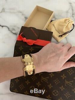 Beautiful Monogram Louis Vuitton Save It Bracelet