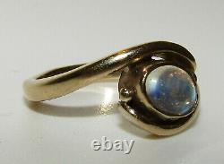 Beautiful, Vintage Antique Style 9 Ct Gold Moonstone Ring