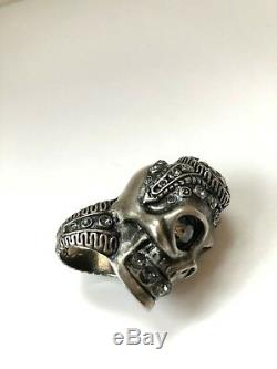 Beautiful unworn Alexander McQueen Swarovski embellished ring MUST HAVE