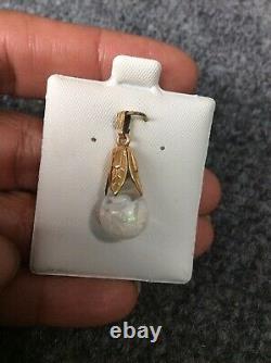 Beautiful vtg gold filled floating opal pendant