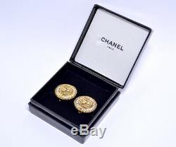 CHANEL 1982 Leo the Lion Crystal Earrings Gold tone& Rhinestone withBOX v1726