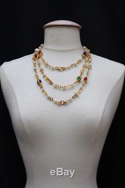 CHANEL 1985 Beautiful gilted metal necklace with faux pearl and colorful beads