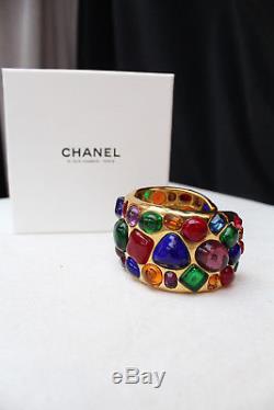 CHANEL 1990s Beautiful gilted metal cuff bracelet and glass paste cabochons