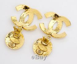 CHANEL CC Logos Dangle Earrings Gold Tone 94P withBOX excellent a565