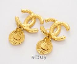 CHANEL CC Logos Dangle Earrings Gold Tone Vintage 95A withBOX excellent a