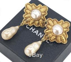 CHANEL CC Logos Pearl Dangle Earrings Gold Tone Clip-On 26 Vintage withBOX #758