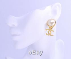 CHANEL CC Logos Pearl Dangle Earrings Gold Tone Vintage 93P withBOX v1874