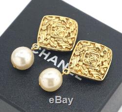 CHANEL CC Pearl Drop Dangle Earrings Gold Tone Clips Vintage withBOX v1234