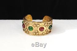 CHANEL Gripoix 1990s Beautiful byzantine gold plated cuff bracelet red and green