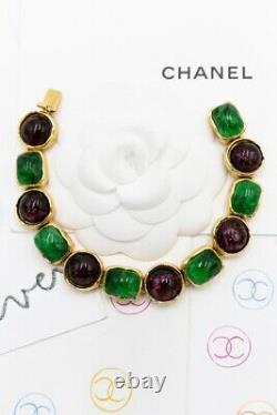 CHANEL Rare and beautiful set (necklace and bracelet) made of glass paste