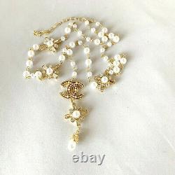 CHANEL VIP Gift Beauty CC logo With Pearls and Crystals Gold Tone Metal Necklace