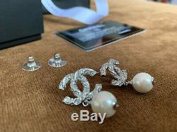 Chanel Antique Stud Rare Beautiful 18K-white-gold CC classic pierce earrings