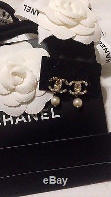 Chanel CC 100% Authentic BEAUTIFUL Clip on Gold Pearl Drop Earrings