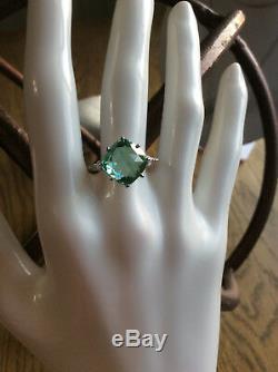 Judith Ripka Green Spinal Ring in Rhodium Plated 925 Sterling Silver Size 7