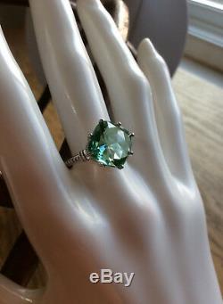 Judith Ripka Green Spinal Ring in Rhodium Plated 925 Sterling Silver Size 7