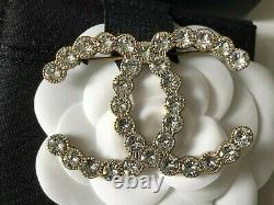 NWT 2020 CHANEL CC Logo Signature Classic Gold and Crystal Beautiful XL Brooch