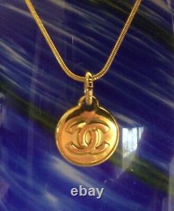 Vintage Authentic Chanel Round CC Zipper Pull Charm Necklace